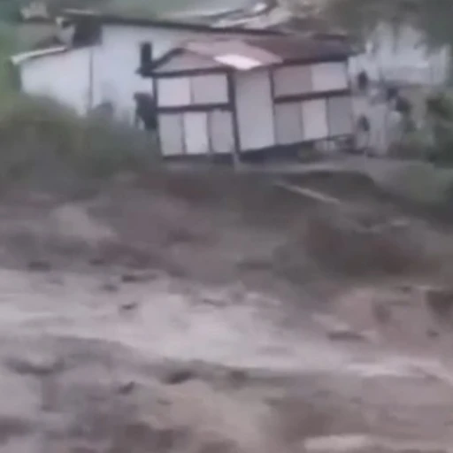 Crecida súbita de la quebrada El Arado genera alarma en el sector El Valle de Mérida