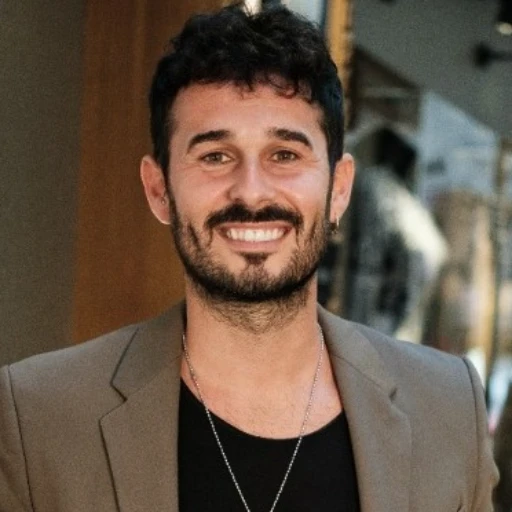 Antoñito Molina triunfa en Viña del Mar y María Peláe recibe cariño del público