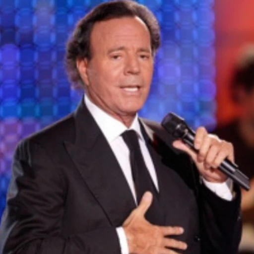Fiscalía da giro en caso Julio Iglesias y apoya querella por acoso y agresión sexual