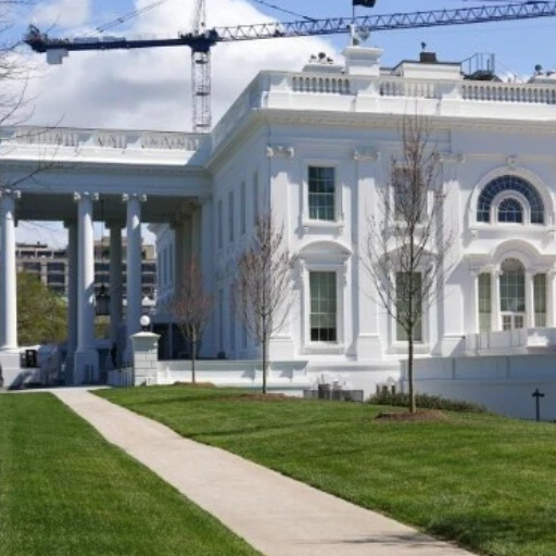 Juez detiene la construcción del salón de baile de Trump en la Casa Blanca