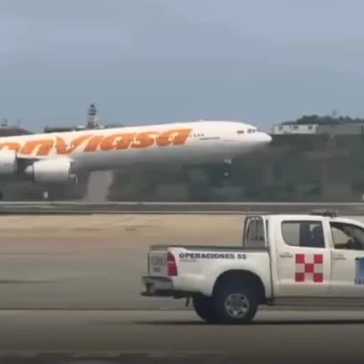 Un vuelo con 311 venezolanos repatriados desde México