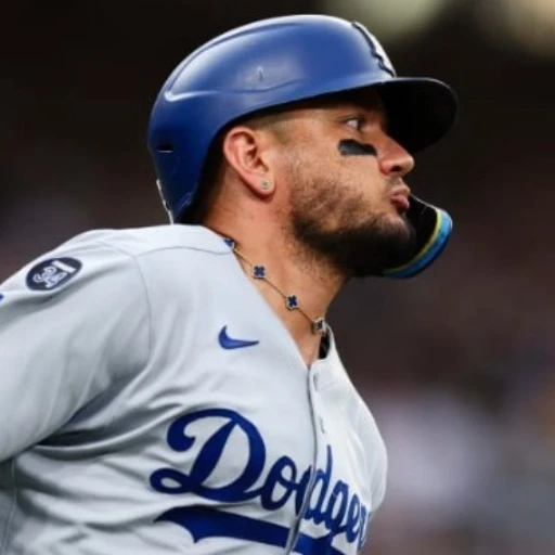 Miguel Rojas jugará una temporada más con los Dodgers