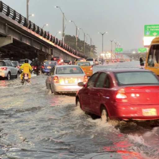 Casi medio centenar de sectores quedan inundados tras intensas lluvias en Guayaquil, Ecuador...