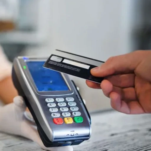 Sector bancario recomienda erradicar práctica de dar clave de tarjeta en voz alta